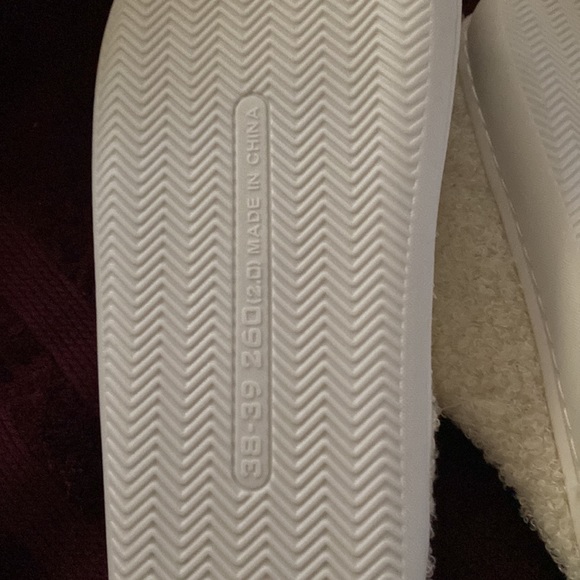 NWOT Women’s Christmas Slippers  ( See Size Chart in pics) - Picture 2 of 3